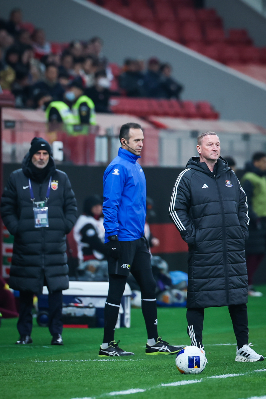 星空体育app-国际比赛日上海海港备战NBA季后赛，防线松动细节曝光，话题不断，阵容厚度经受考验的简单介绍